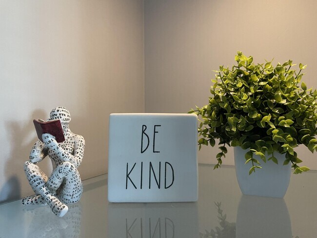 Building Photo - 1030 Green Pine Blvd