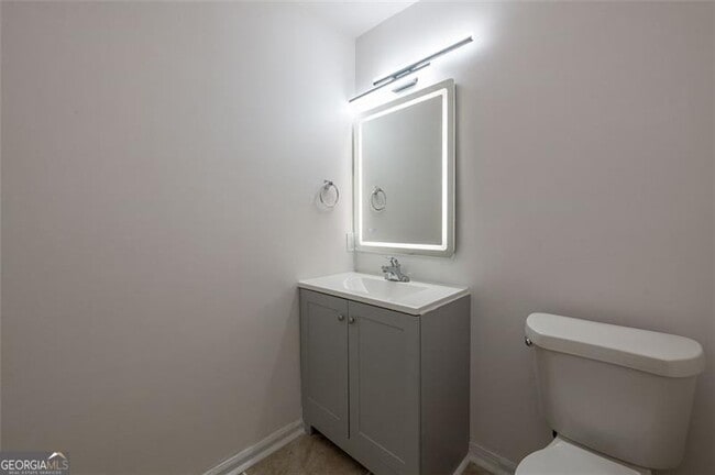 Building Photo - 348 Lakeridge Ct