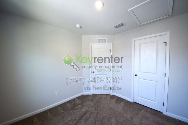 Building Photo - 49 Manilla Cir