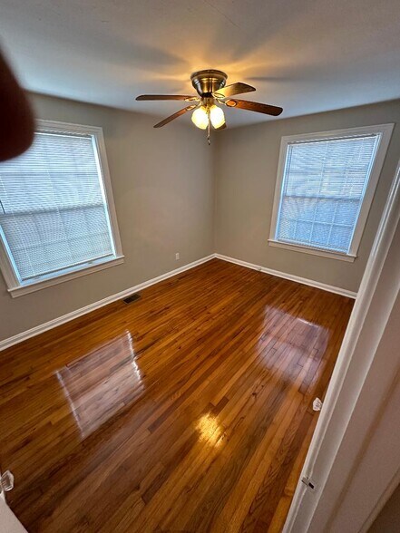 2nd bedroom - 2743 Riverside Ave