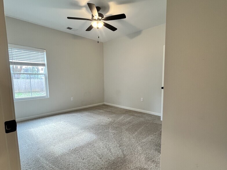 Building Photo - 216 Morningside Dr