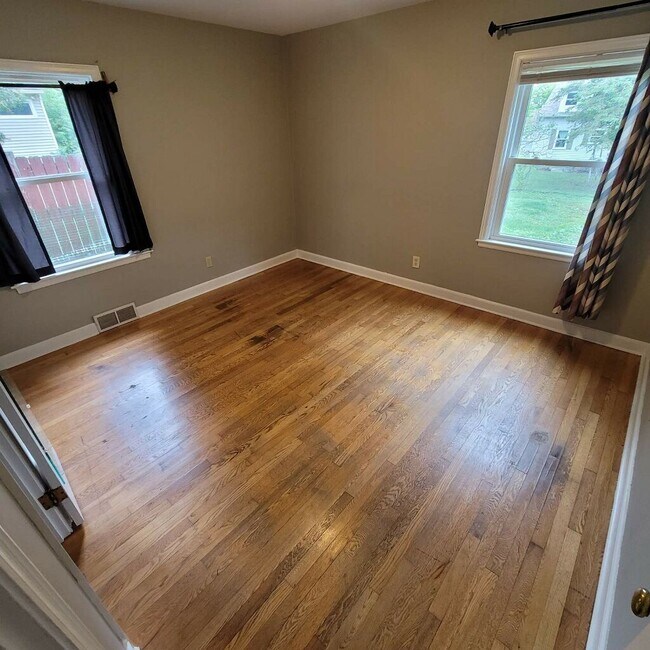 Building Photo - 215 N 12th St