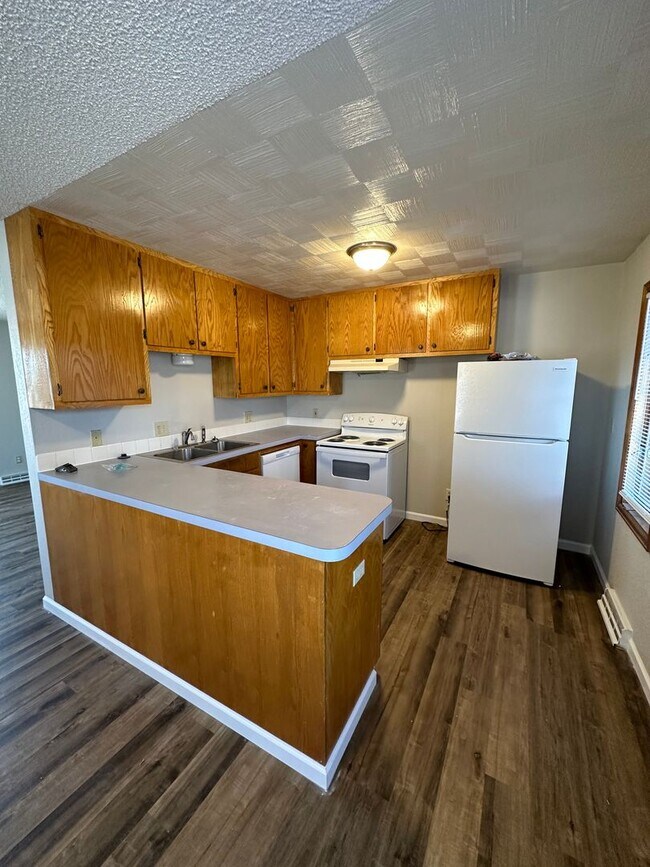 Building Photo - 255 Miller Ln