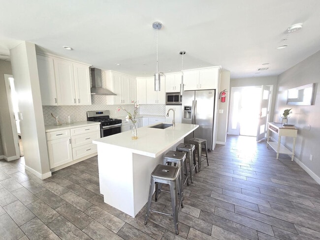 Building Photo - 7635 E Verde Ln