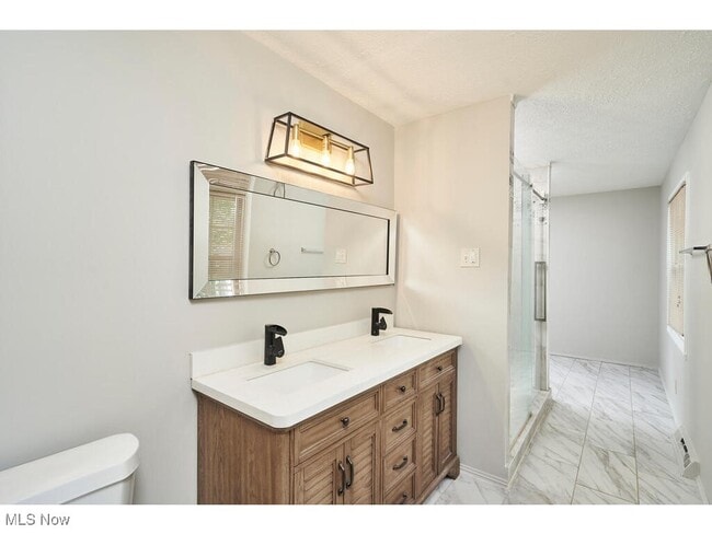 Building Photo - 2490 Coronado Ave