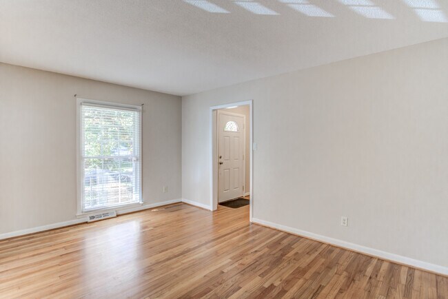 Building Photo - 1023 Pamlico Dr
