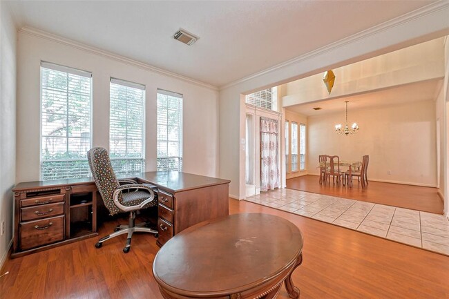 Building Photo - 6806 Rhodes Ct