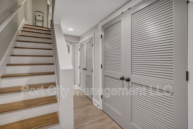 Building Photo - 504 S Milton Ave