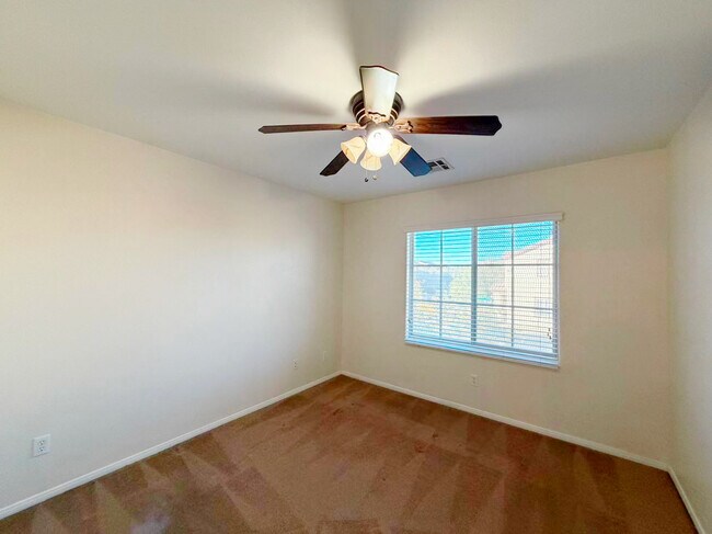 Building Photo - 7473 Glorious Sun Dr