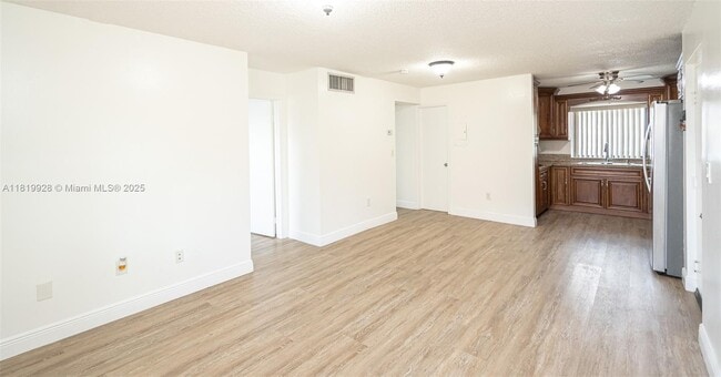 Building Photo - 2740 W 62nd Pl