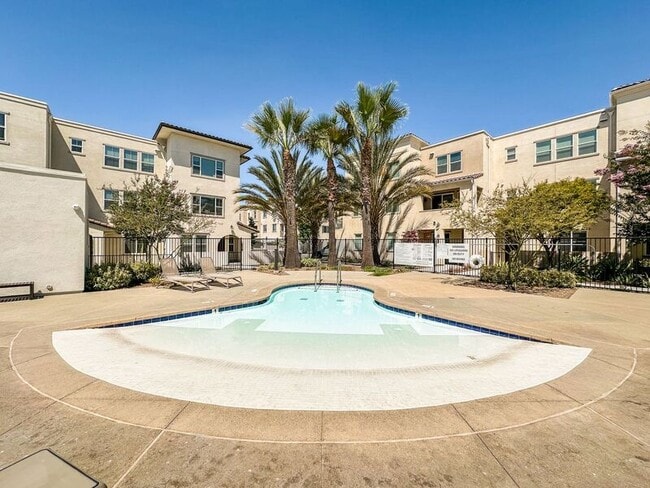 Building Photo - 1250 Paseo Sea Grass