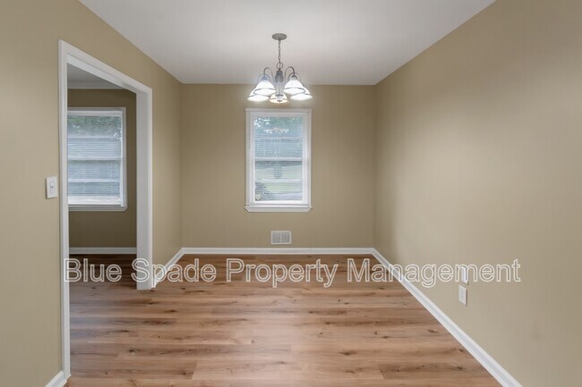 Building Photo - 1862 Posten Ln SW