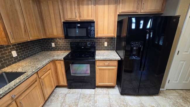 Building Photo - 16825 N 14th St