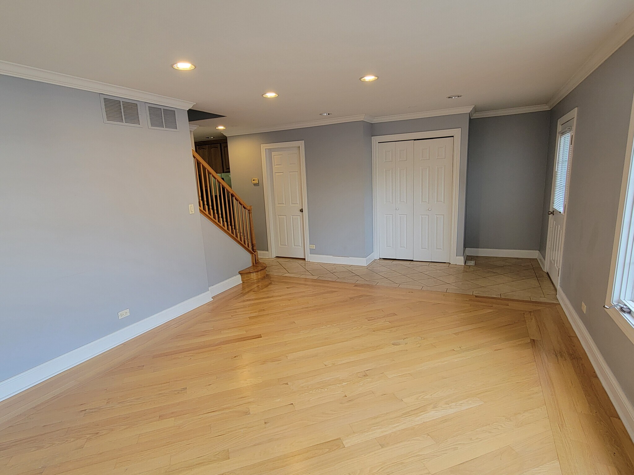 Building Photo - 2116 Rugen Rd