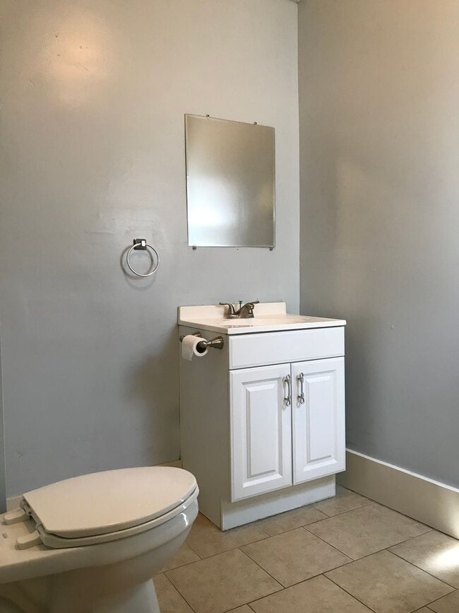 Building Photo - 3 Bedroom, 1.5 Bath Home – Swan Neighborho...