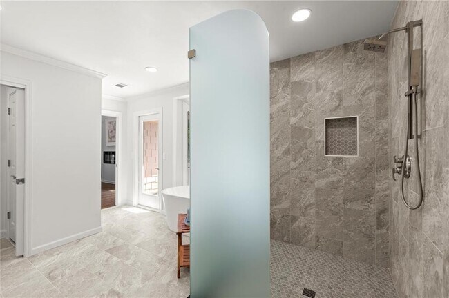 Building Photo - 459 Atlanta Country Club Dr