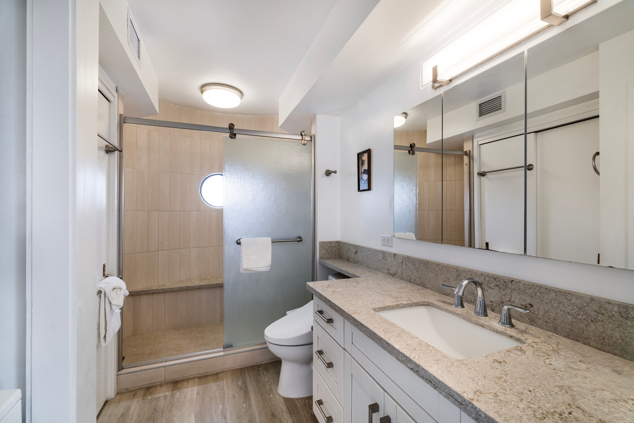 Main bathroom with shower & toilet bidet - 1910 Ala Moana Blvd