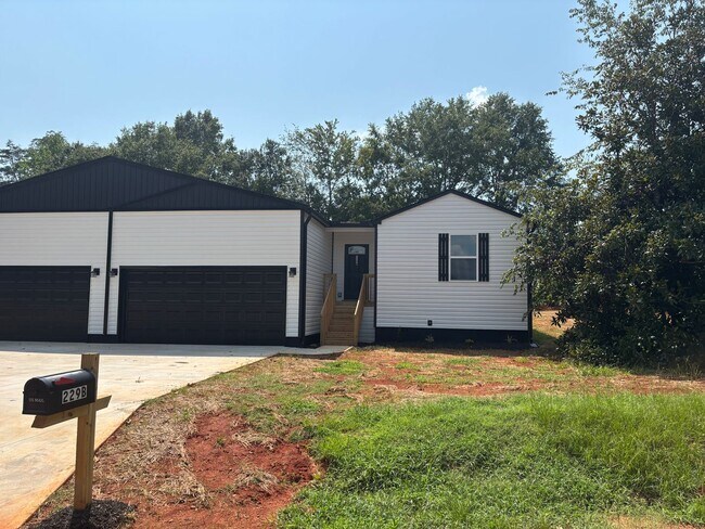 Building Photo - 229 Old Landfill Rd