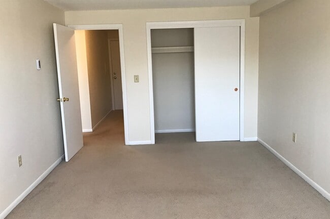 Building Photo - 95 Powers St