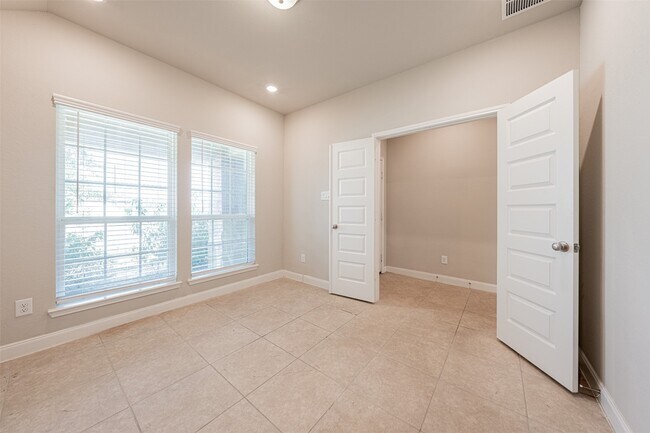 Building Photo - 11234 Victoria Hollow Trace