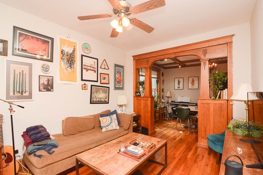 Building Photo - 2637 W Iowa St