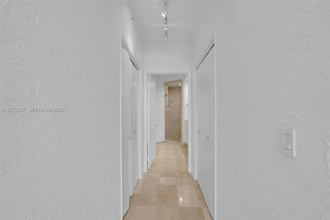 Building Photo - 715 Crandon Blvd