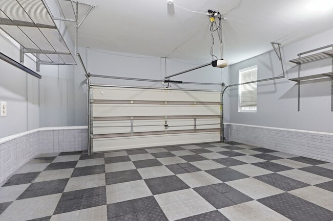 Building Photo - 3 Bed/2.5 Bath End-of-Row Beltsville Townhome