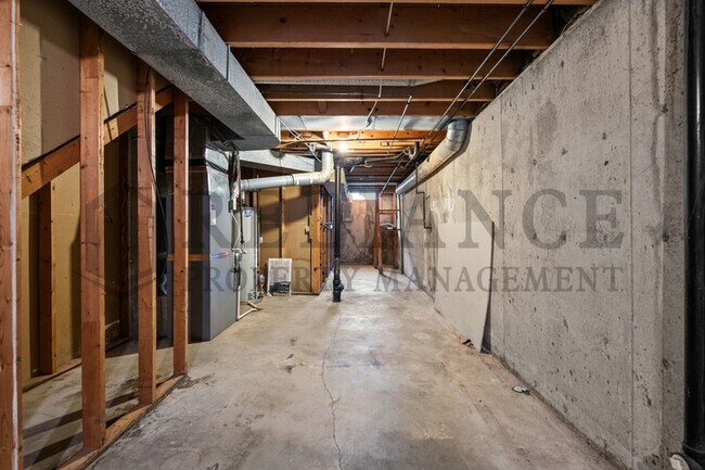 Building Photo - 630 Park Rd