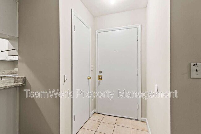 Building Photo - 121 Canvasback Dr