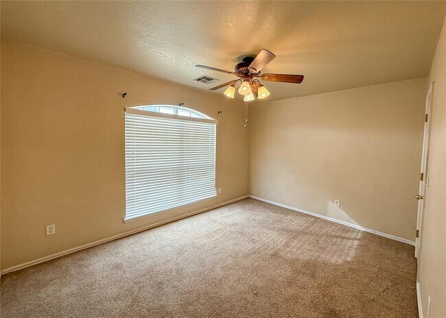 Building Photo - 17553 Gold Dr