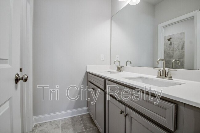 Building Photo - 602 Skye Ct