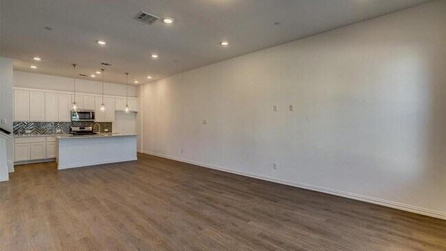 Building Photo - 9935 Schramm St
