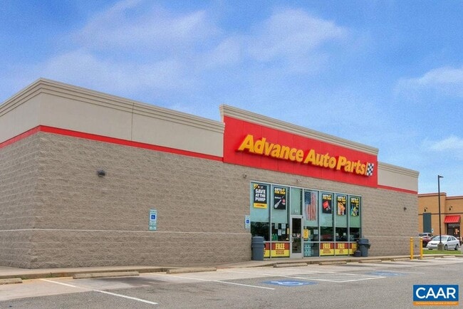 Building Photo - 132 St Andrews St