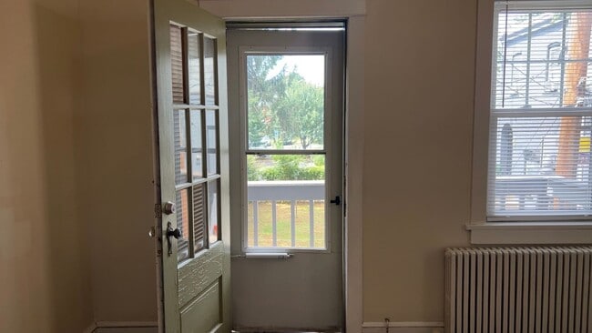 Building Photo - Beautiful 3 Bedroom 1 Bathroom in Lancaste...