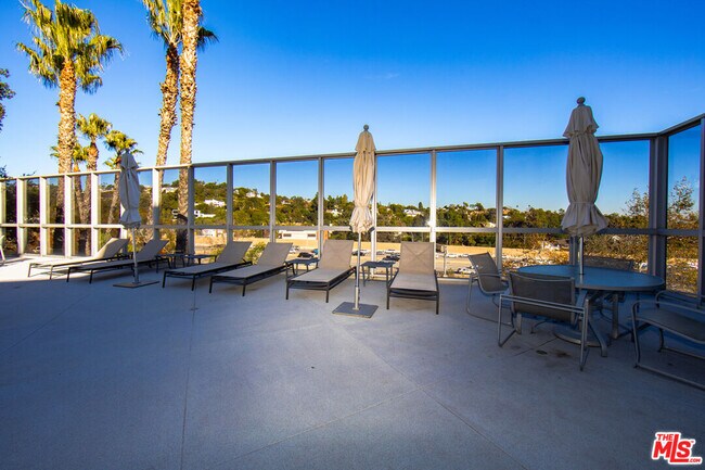 Building Photo - 171 N Church Ln