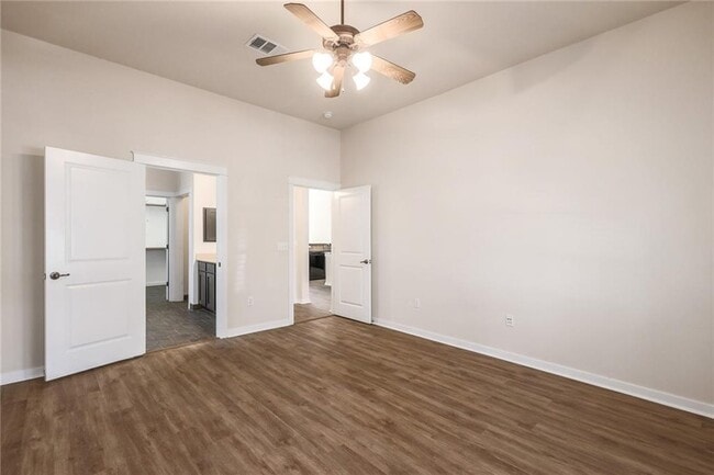 Building Photo - 1925 Littlefield St