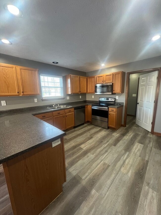 Building Photo - BEAUTIFUL LARGE 2 bedroom 2 bath CHATHAM SCHOOLS SPRINGFIELD UTILITIES