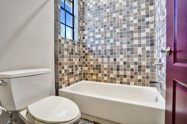Building Photo - 9210 Equus Cir