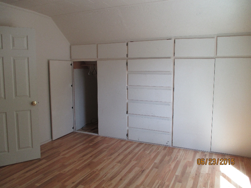 Building Photo - 102 4th St W