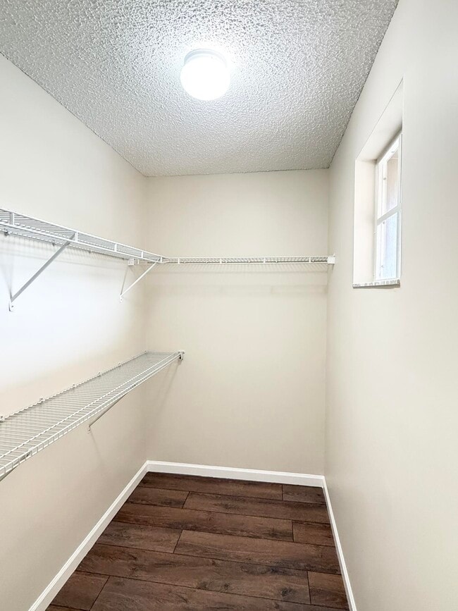 Building Photo - 10395 Little Mustang Way