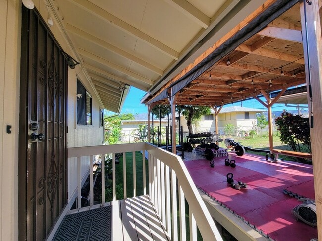 Building Photo - 6164 Kalaniana?ole Hwy