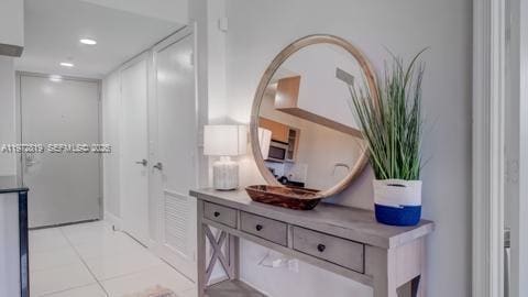 Building Photo - 1750 N Bayshore Dr