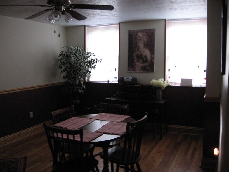 Building Photo - 108 S 11th St