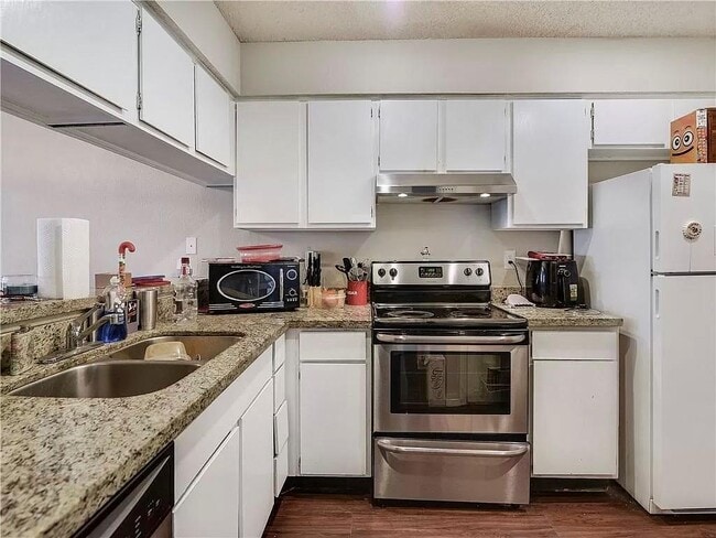 Building Photo - 5313 Indio Dr