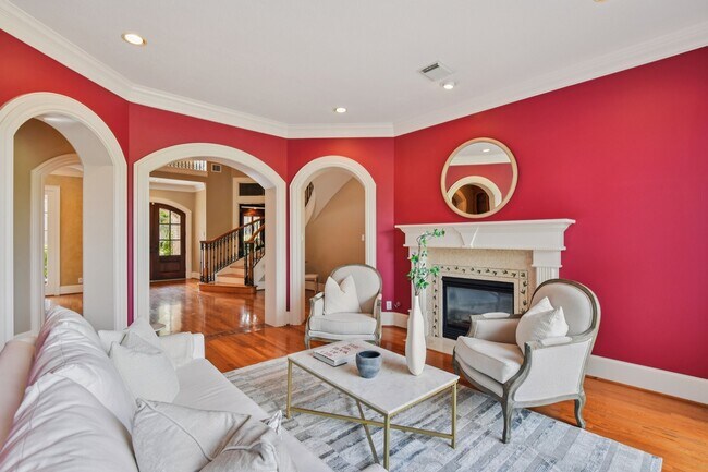 Building Photo - 2 Wilmington Ct