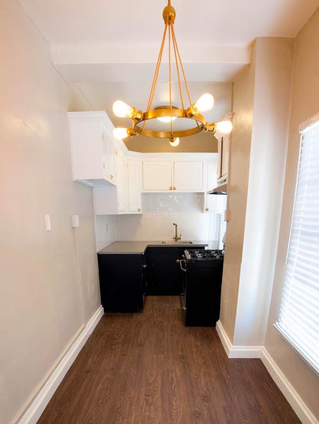 Kitchen - Guntharp Apts...Newly Remodeled Gorgeous A...