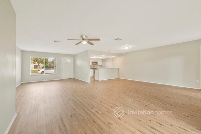 Building Photo - 10425 Kingbrook Ln