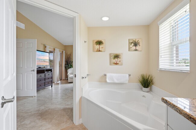 Building Photo - 26630 Rosewood Pointe Dr