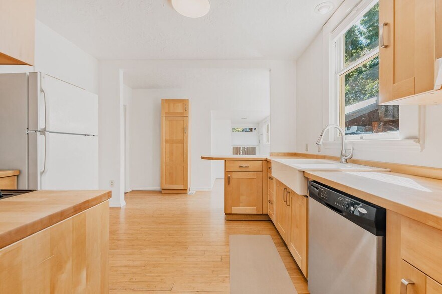 Building Photo - 1610 N 10th St