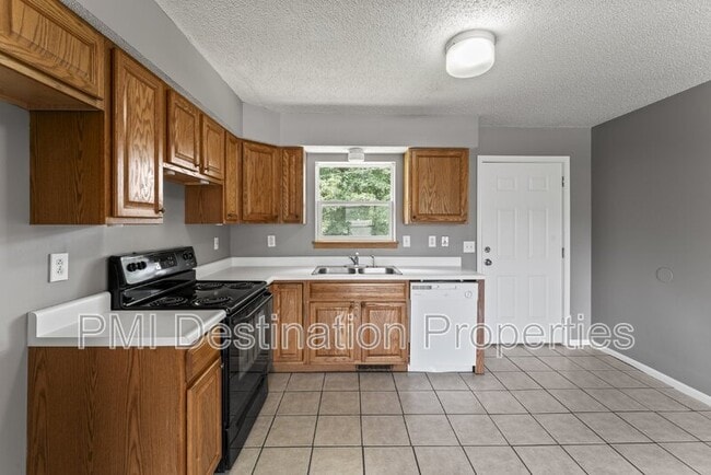 Building Photo - 8580 Kill Creek Rd